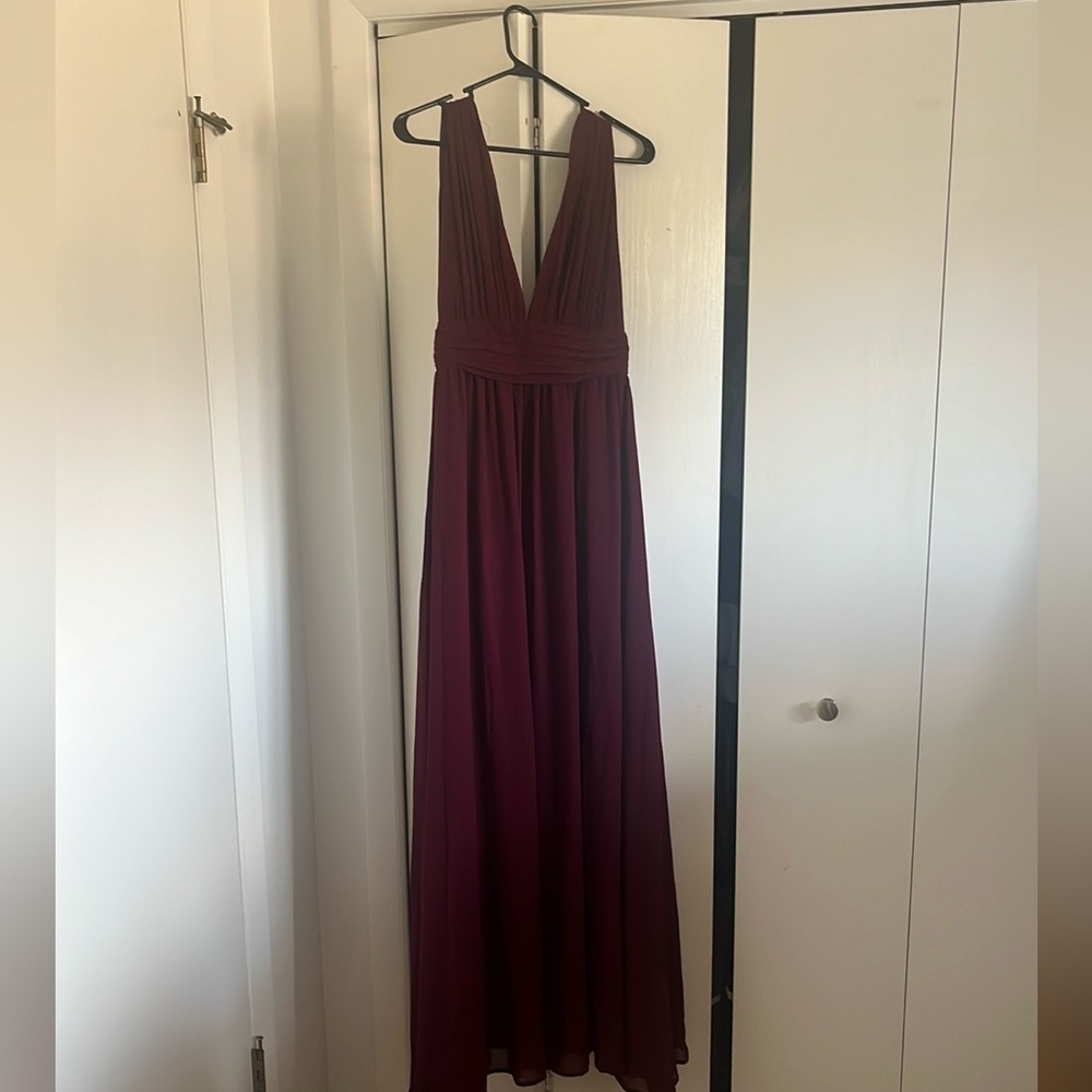 Lulus burgundy maxi dress small